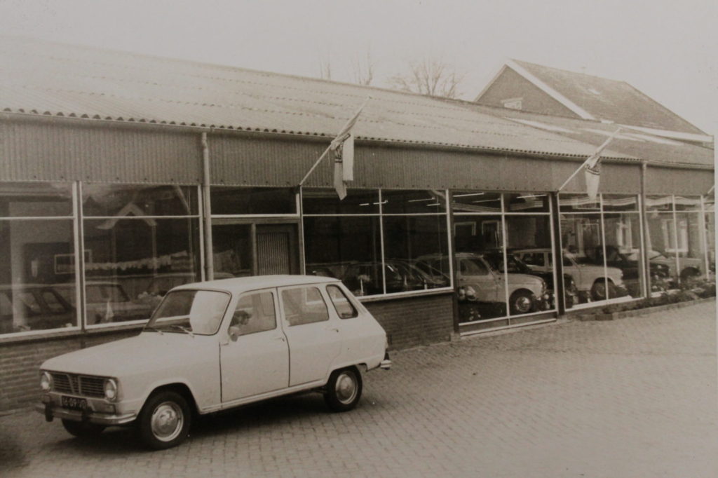 De huidige showroom gefotografeerd begin jaren 70.